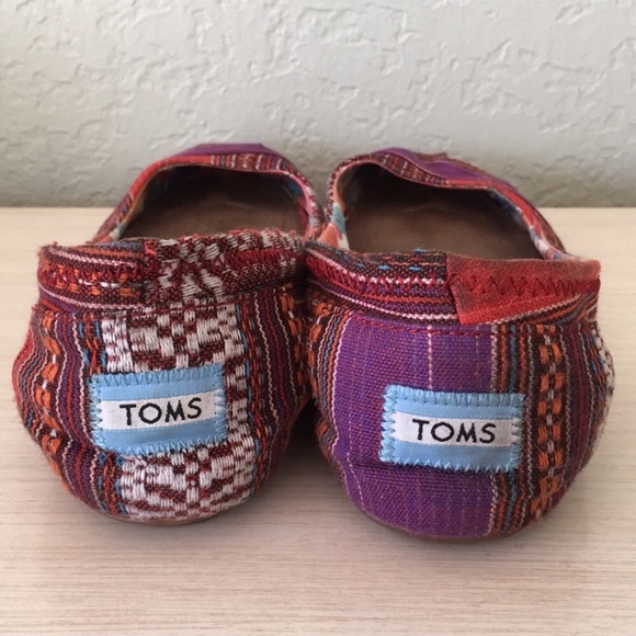 TOMS one for one tribal flat - Picture 1 of 8